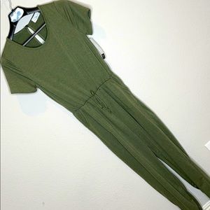 NWTO- Green jumpsuit, elastic waist, jogger cuffs